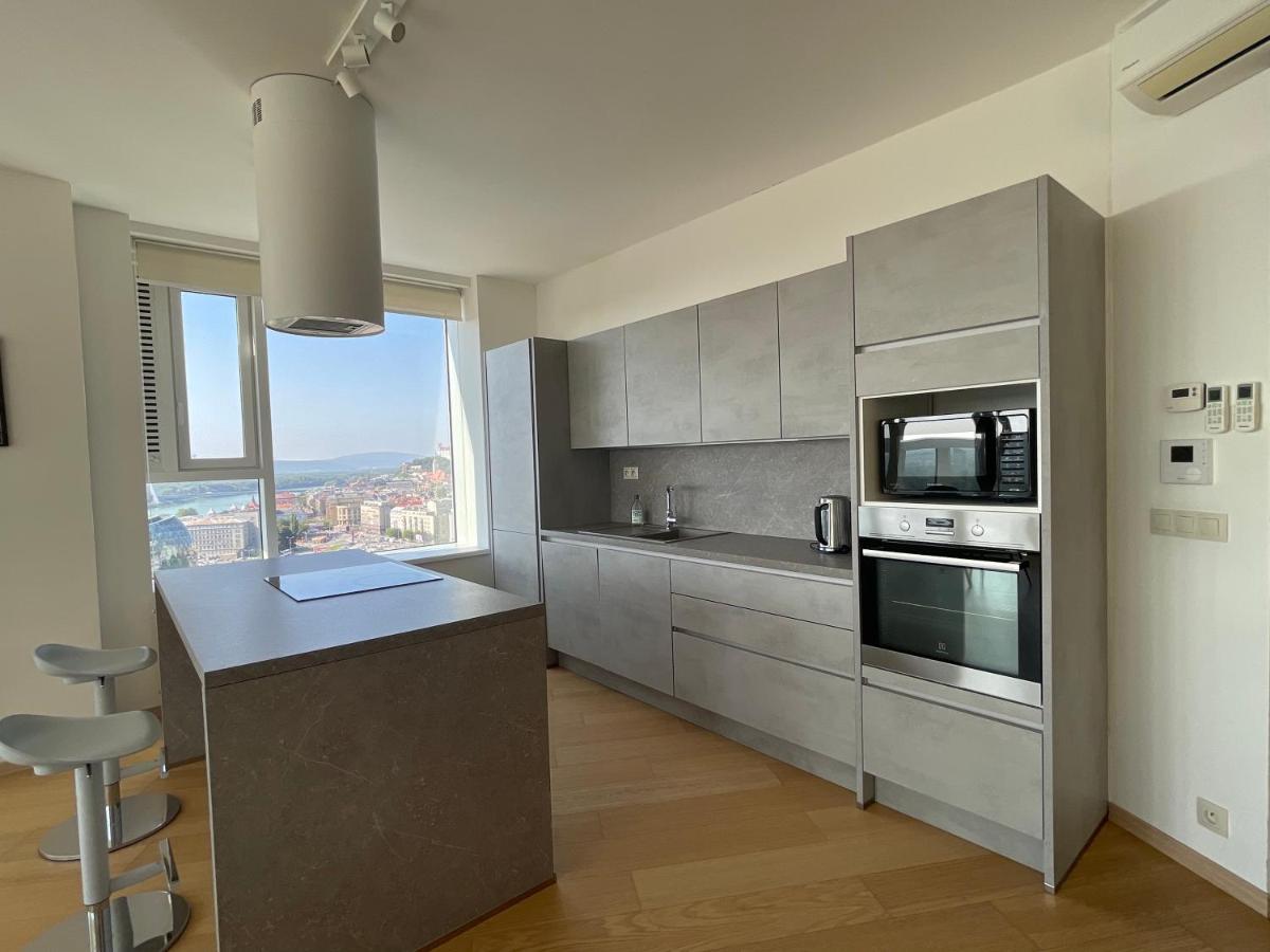 Sag Panorama Apartment 3 Rooms 19Th Floor Great View Free Parking Братислава Екстер'єр фото
