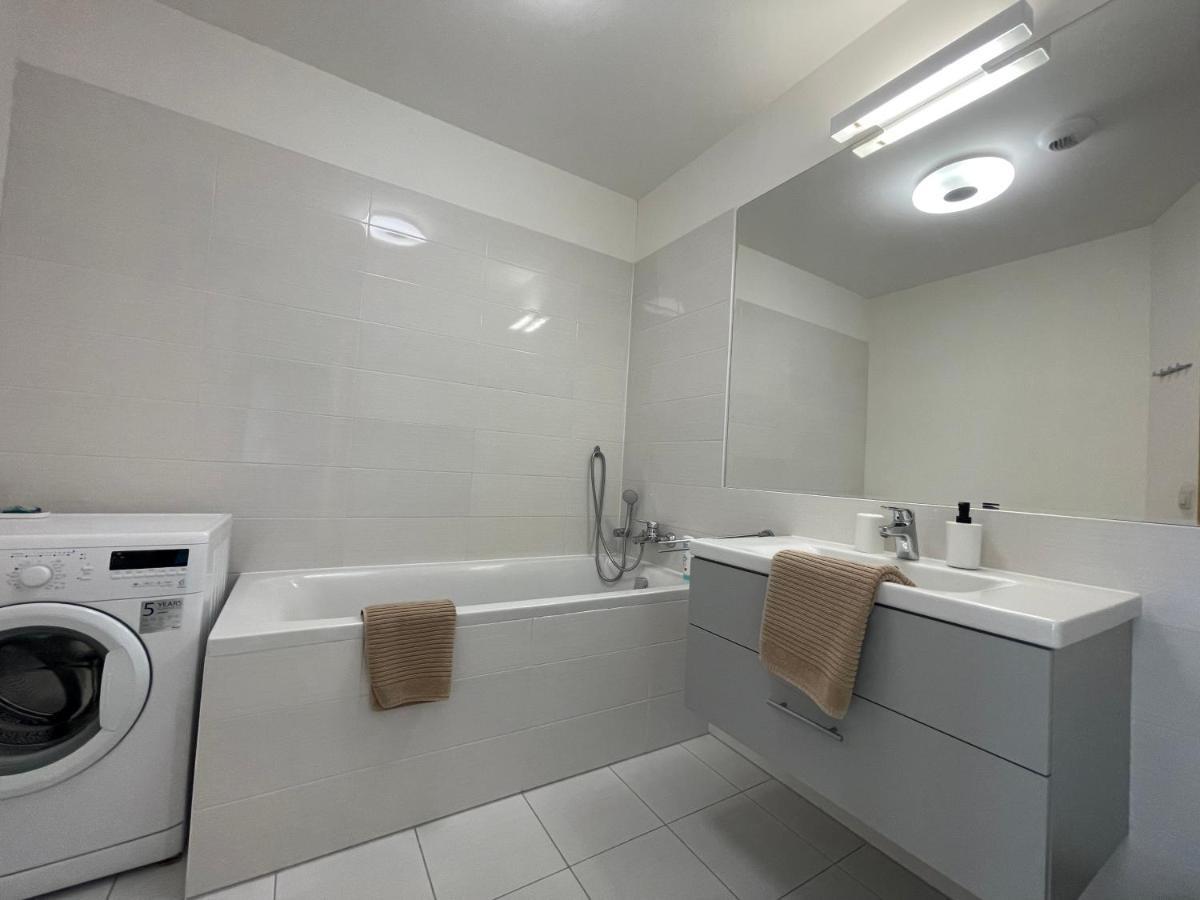 Sag Panorama Apartment 3 Rooms 19Th Floor Great View Free Parking Братислава Екстер'єр фото